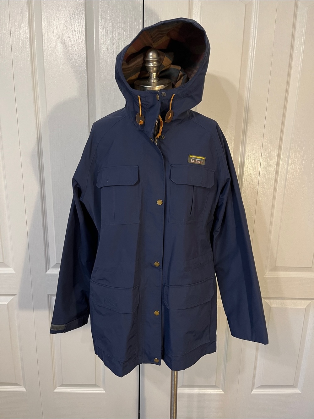 L.L. Bean navy mountain jacket item 510332